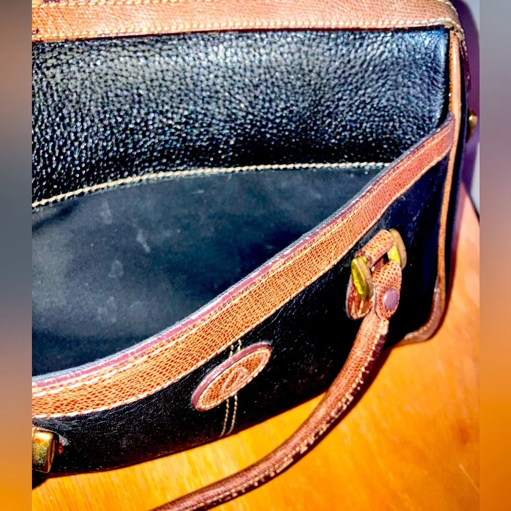 Classic Liz Pebbled Leather Purse - Picture 6 of 8